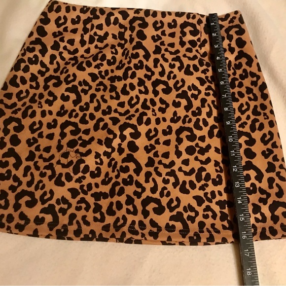 Leopard Print Mini Skirt Size M - Picture 6 of 7